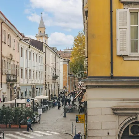 Апартаменти Hurban Torrebianca Fourth Floor Трієст